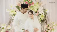 Ammar Zoni dan Irish Bella menggelar pengajian jelang pernikahan. Mereka kompak mengenakan busana putih (Dok.Instagram/@ammarzoni/https://www.instagram.com/p/Bwq03tYhAjR/Komarudin)