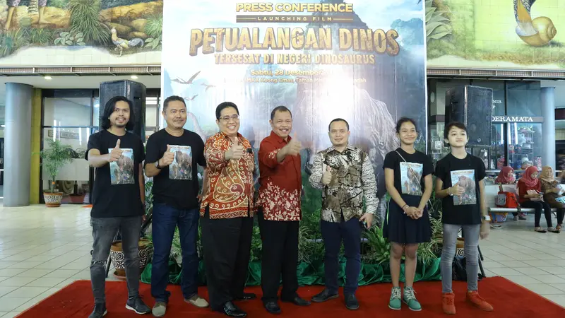 Film Petualangan Dinos 'Tersesaat di Negeri Dinosaurus'