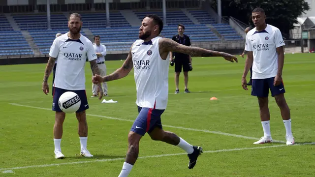 FOTO: Aksi Neymar hingga Messi Latih Anak-Anak Jepang Bermain Bola