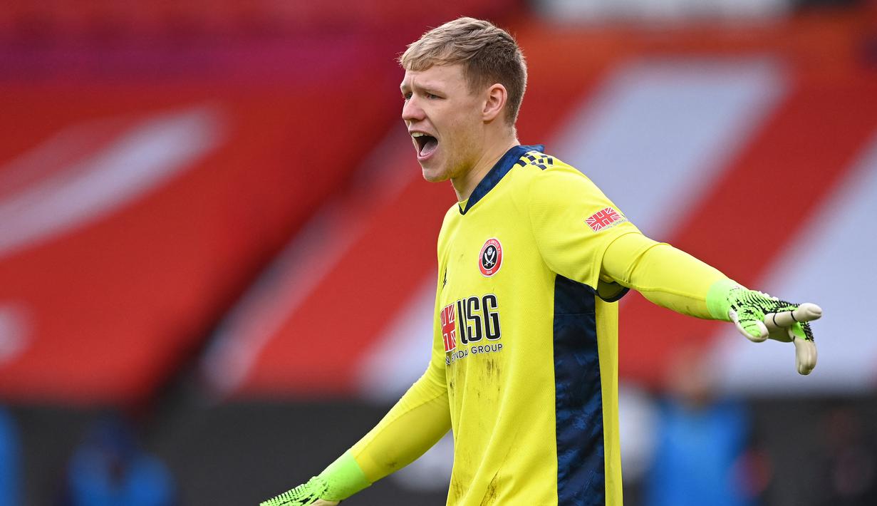7. Aaron Ramsdale (Sheffield United). Kiper asal Inggris berusia 22 tahun ini telah membuat 75 saves dalam 23 penampilannya selama 2070 menit. (AFP/Stu Forster/Pool)