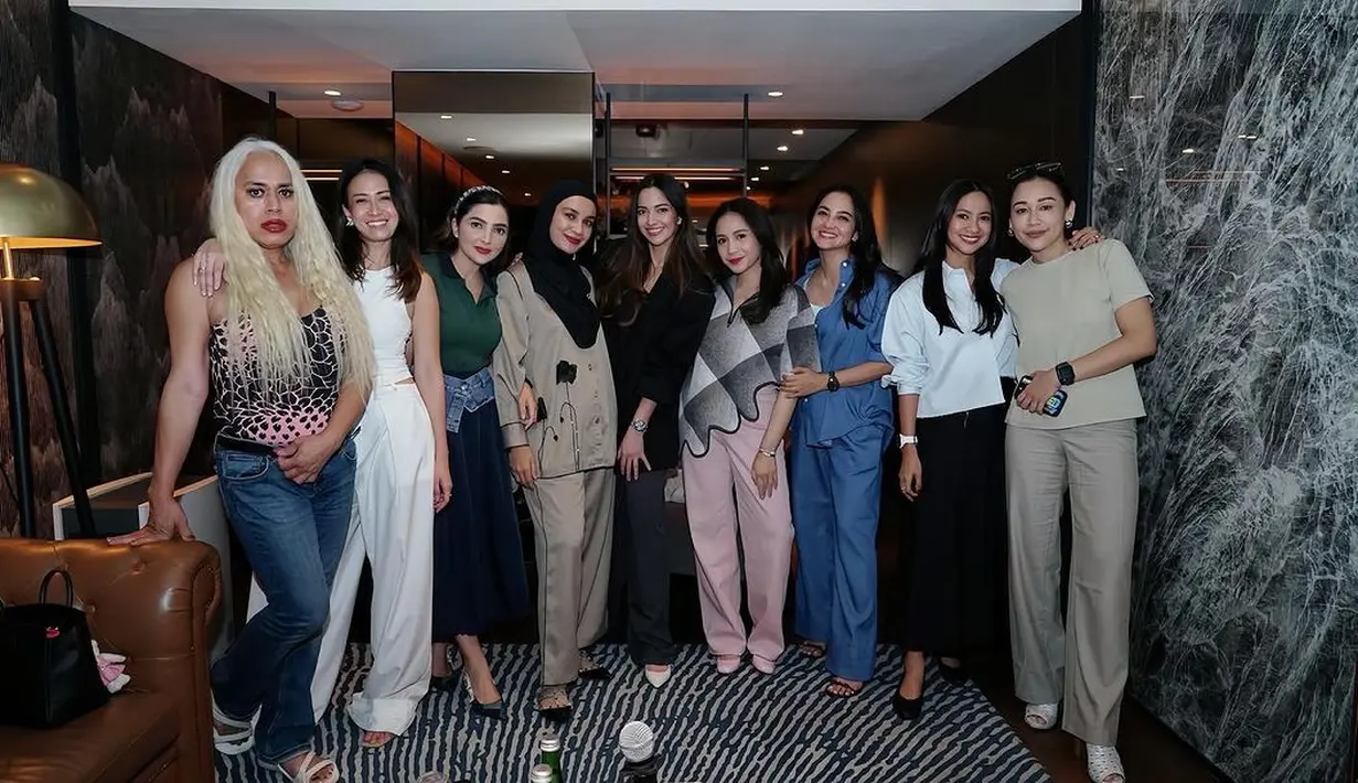 Tak hanya penampilan yang menawan, momen perayaan ulang tahun Ashanty bersama Geng Cendol dipenuhi kebahagiaan.  [@ashanty_ash].
