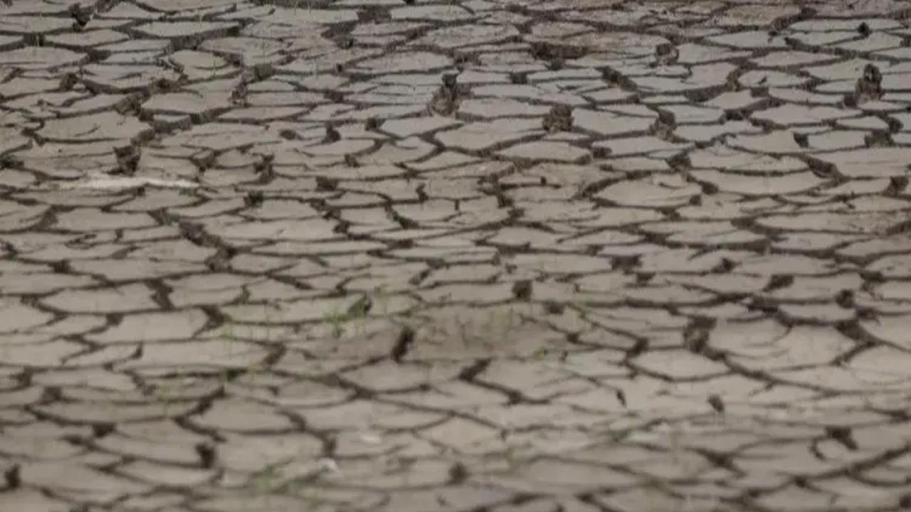 Sejumlah Daerah Kekeringan Akibat Kemarau Panjang, BUMN Salurkan 906.000 Liter Air Bersih