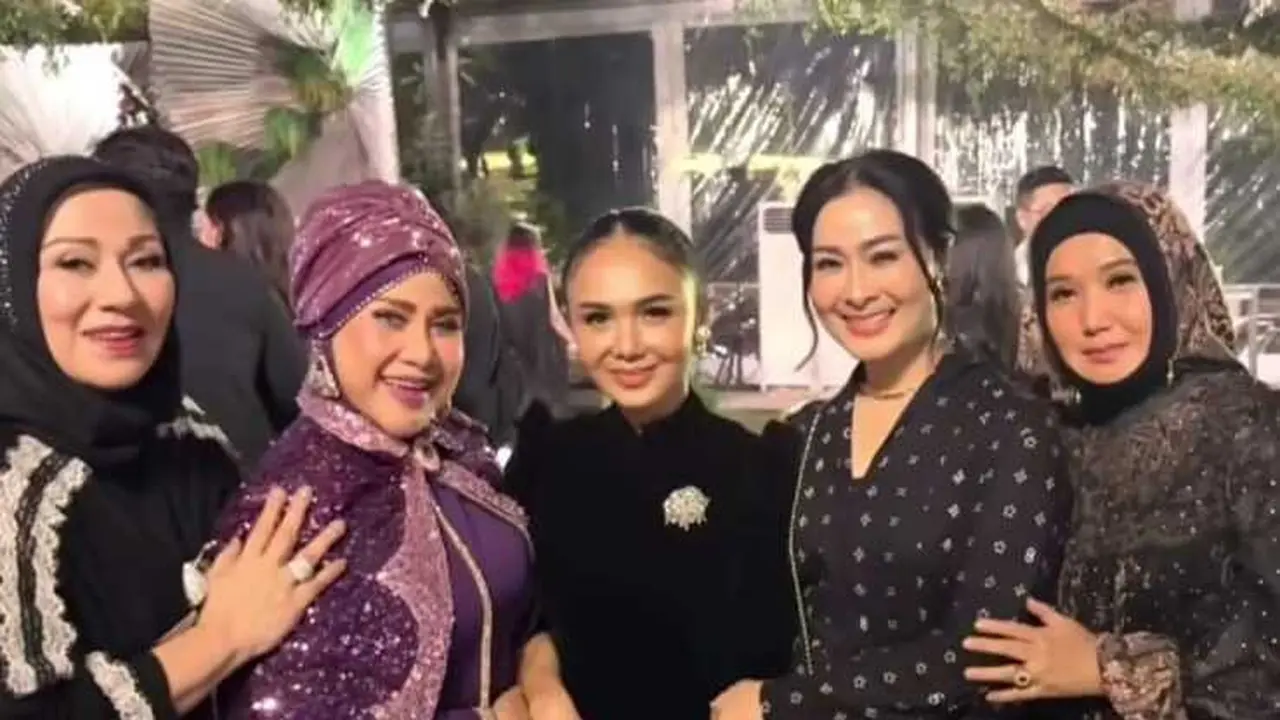 Deretan Artis yang Hadir di Resepsi Pernikahan Anak Ikke Nurjanah/ Instagram