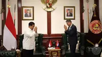 Menteri Pertahanan (Menhan) RI Prabowo Subianto dan Duta Besar Kroasia untuk Indonesia Nebosja Koharovic, di Kemhan, Jakarta, Rabu (27/4). Dok: Kemhan