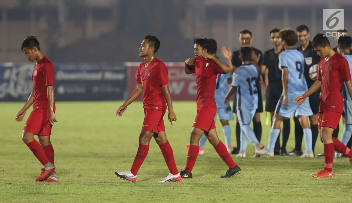 Pemain Timnas Indonesia U-16 usai mengalahkan Kepulauan Mariana Utara U-16 pada laga kualifikasi Piala AFC U-16 2020 Grup G di Stadion Madya Gelora Bung Karno, Jakarta, Rabu (18/9/2019). Indonesia U-16 unggul 15-1. (Liputan6.com/Helmi Fithriansyah)