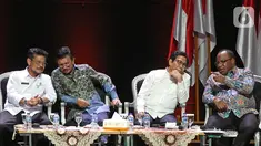 Menteri Pertanian Syahrul Yasin Limpo, Menkominfo Johnny G Plate, Menteri Desa Abdul Halim Iskandar danWamen PUPR John Wempi Wetipo saat diskusi panel IV Rakornas Indonesia Maju antara Pemerintah Pusat dan Forum Koordinasi Pimpinan Daerah di Bogor, Rabu (13/11/2019). (Liputan6.com/Herman Zakharia)
