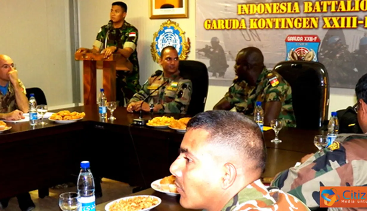 Citizen6, Lebanon: Para kepala bagian makanan se-UNIFIL menggelar rapat membahas teknis perawatan gudang makanan bagi masing-masing Kontingen, Senin (4/6). (Pengirim: Badarudin Bakri)