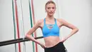Model Victoria's Secret, Martha Hunt menunjukkan tubuh seksinya usai latihan menjaga bentuk tubuh di Body By Simone, New York, 16 Desember 2016. Latihan fisik merupakan kegiatan rutin Martha agar menjaga tubuh tetap seksi. (Mike Coppola/Getty Images/AFP)