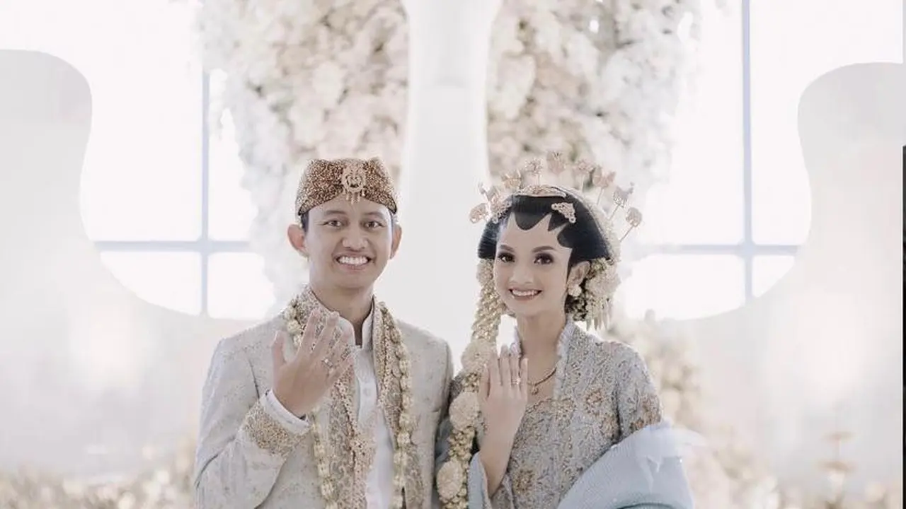 12 Detail Gaya Sabrina Anggraini di Akad Nikah, Menawan dalam Balutan Kebaya Kutubaru