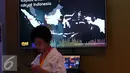 Pengunjung menikmati layanan 4G-LTE saat meresmikan internet cepat 4G-LTE di Jakarta, Jumat (11/10). Dengan tema Revolusi Digital Layanan 4G-LTE dapat dinikmati secara nasional di semua provaider yang berada di Indonesia. (Liputan6.com/Angga Yuniar)