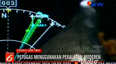 Pencarian korban KM Santika Nusantara juga dipantau lewat udara dengan memakai pesawat CN235.