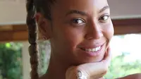 Segarnya Wajah Beyonce saat Liburan