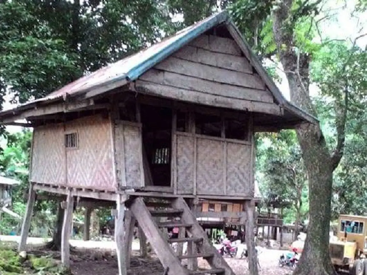 Sejarah Tak Terduga di Balik Rumah Panggung Reyot dan Tua ...