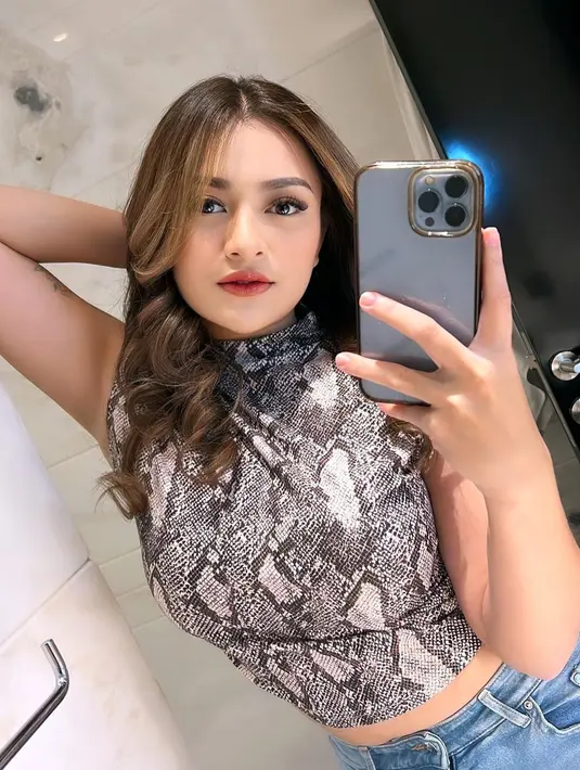 <p>[Instagram/nathalieholscher]</p>