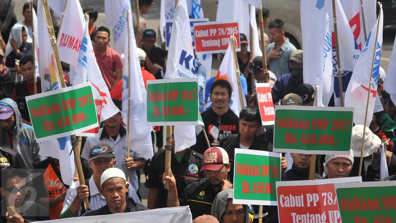 20160601-Buruh Geruduk Balai Kota DKI Tuntut Kenaikan UMP Rp 650 Ribu-Jakarta