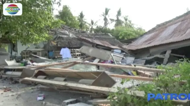 Diperkirakan 90 persen rumah warga di Lombok Utara hancur akibat gempa berkekuatan 7 skala richter.