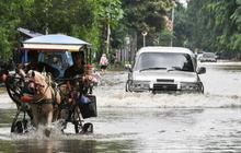 Banjir Batang, Perjalanan Enam Kereta Api Terganggu