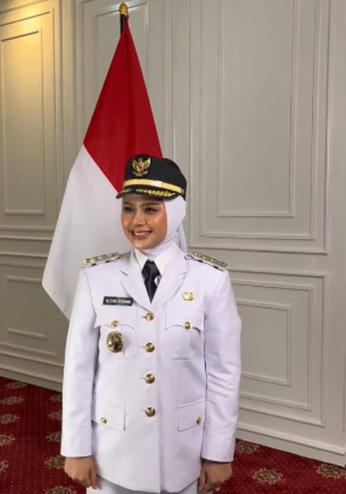 Cantik dan Mancung Potret Bupati Pangandaran Pakai Baju Satpol PP
