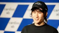 Shoya Tomizawa pembalap perdana yang berhasil memenangkan lomba pada era kelas Moto2 di Sirkuit Losail, Qatar tahun 2010. (Zimbio)