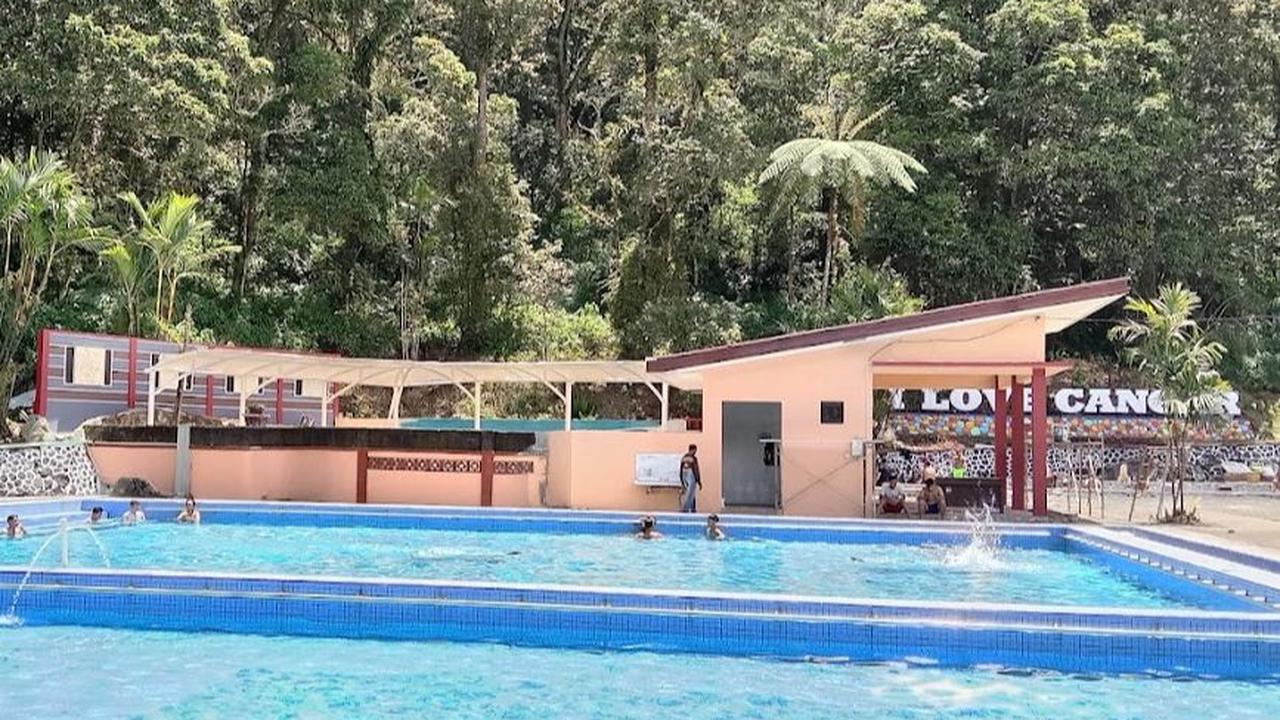 Salah satu alasan kuat para wisatawan datang ke sini karena air panas dipercaya Cangar bisa menyembuhkan berbagai penyakit seperti stroke, penyakit kulit, asma, dan lain sebagainya.
