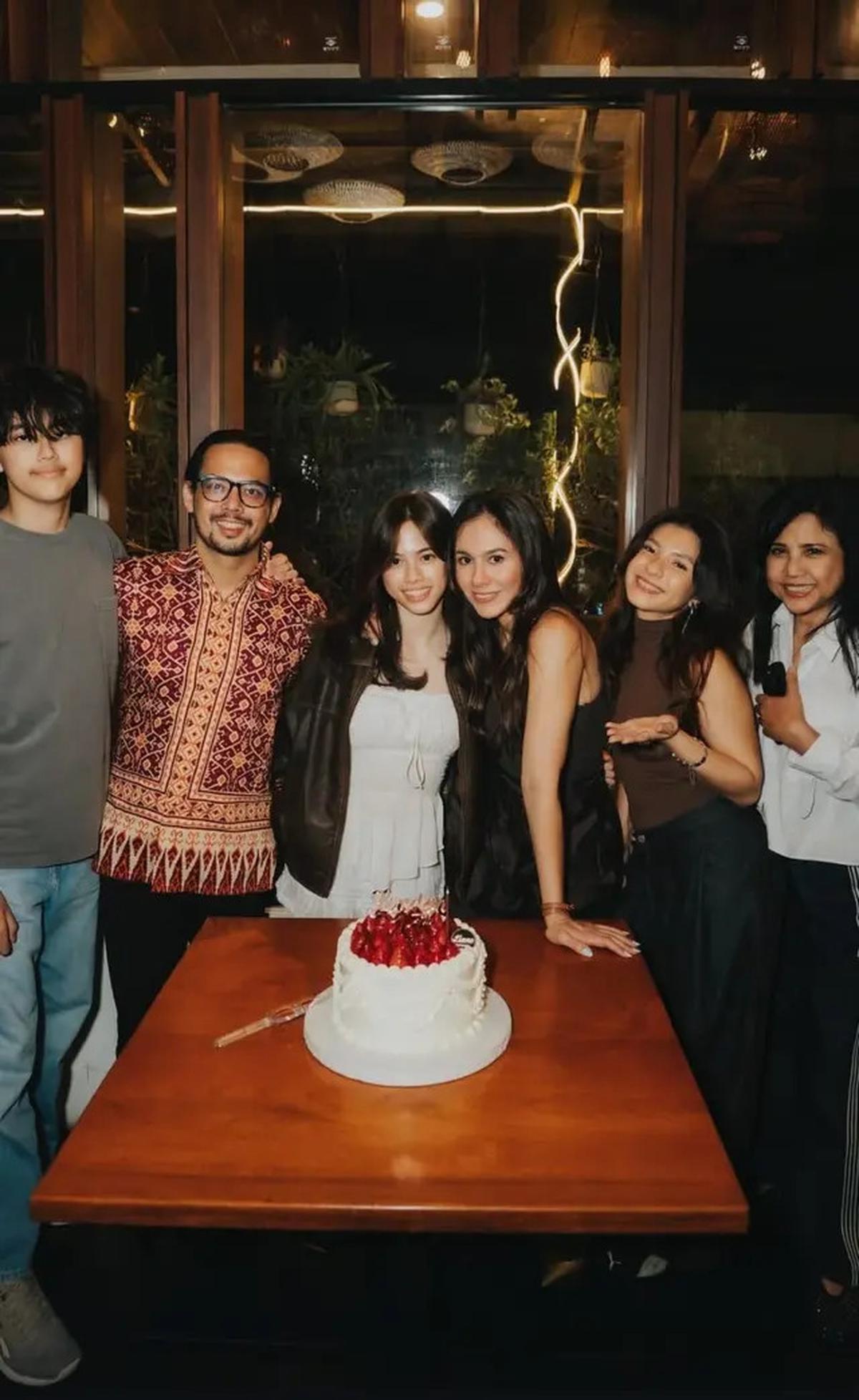 Genap 15 Tahun, Ini Potret Perayaan Ultah London Abigail Anak Wulan Gurito yang Dihadiri Keluarga dan Sahabat