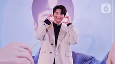 Aktor Korea Selatan Kim Min-kyu atau dikenal juga sebagai Kim Mingue berpose saat menggelar konferensi pers di Jakarta, Sabtu (17/6/2023). (Liputan6.com/Angga Yuniar)