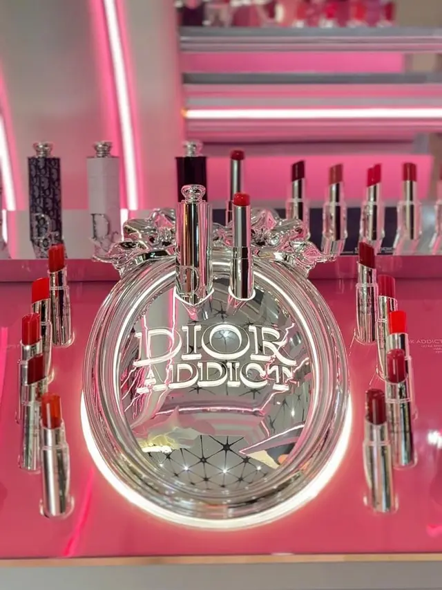 Menjelajahi Dunia Dior Addict di Kota Kasablanka, dari Lipstik Favorit Jisoo BLACKPINK hingga Couture Cases Ikonis