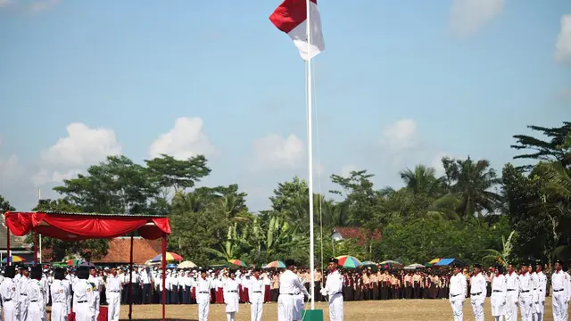 Ilustrasi upacara bendera, Paskibra