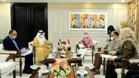 Menaker Ida Fauziyah ketika melakukan pertemuan dengan Duta Besar Uni Emirat Arab.