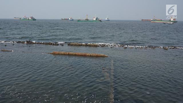 Daratan Menyatu dengan Laut