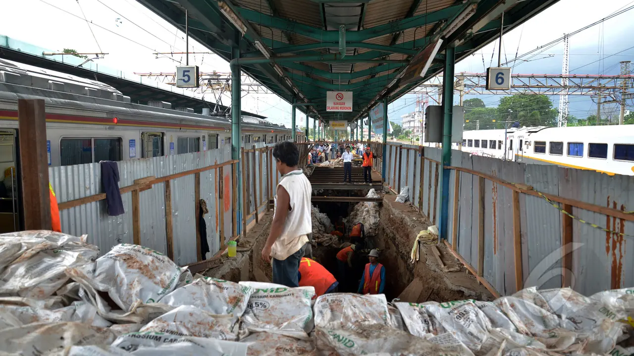 Proyek Terowongan Pejalan Kaki di Stasiun Manggarai