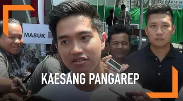 Putra Capres Petahana Jokowi Kaesang dan Gibran mencoblos di TPS Manahan Solo. Kaesang berharap Pemilu berjalan damai dan aman, dirinya tidak memikirkan hasil dari Pilpres dan lebih fokus ke bisnis pisang dan kopinya