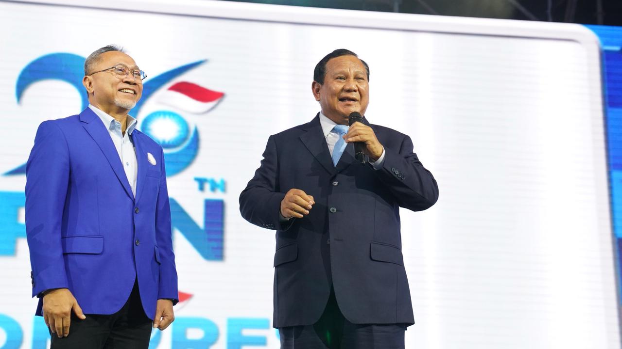 VIDEO: Wajah Keki Prabowo Lihat Orang Pintar Getol Podcast di Ruang Ber-AC "Lebih Ngerti dari Gue!"
