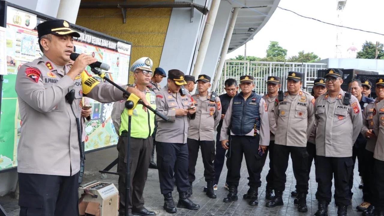 1.295 Personel Gabungan Kawal Laga Persija VS Bhayangkara Presisi Lampung FC di GBK Malam Ini