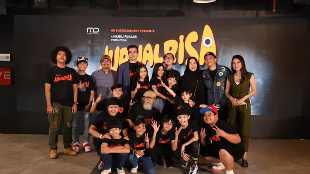 Pemain dan kru Jurnal Risa. (Foto: Dok. MD Pictures)