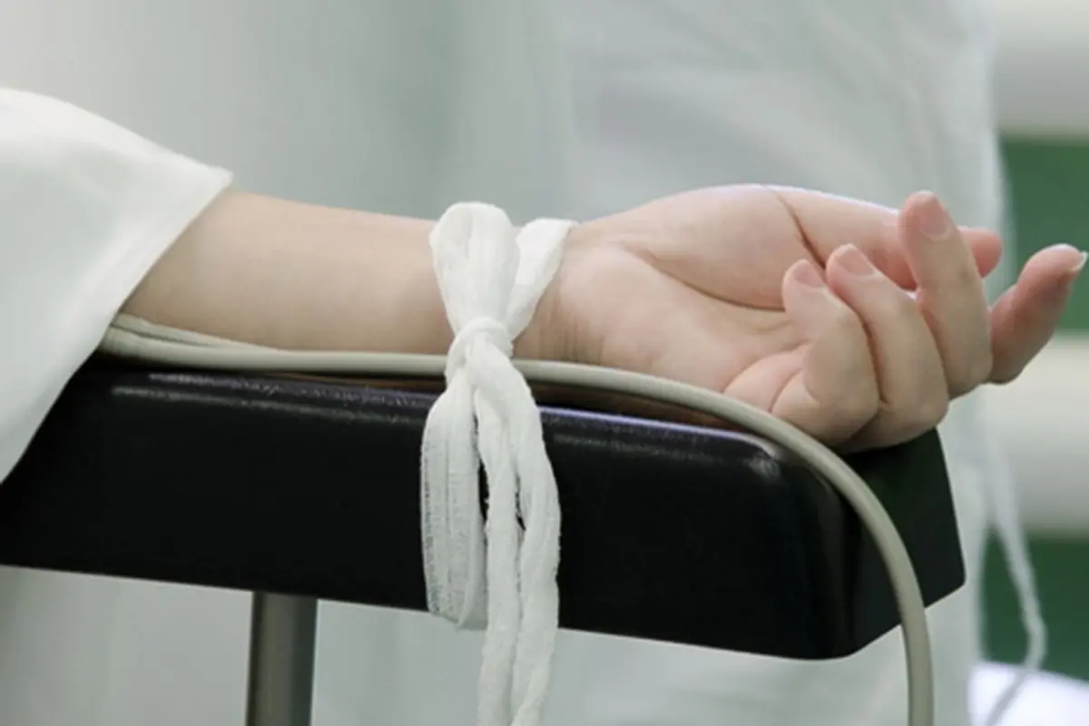 (c)shutterstock