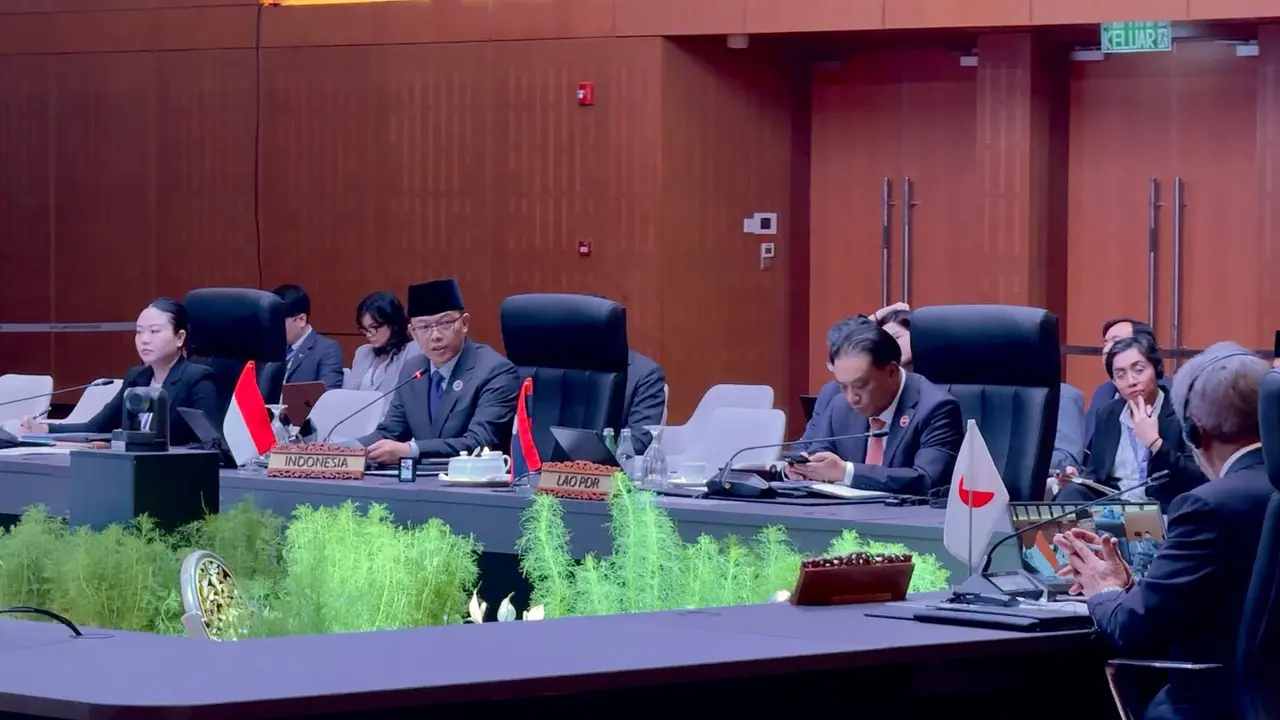 Menlu RI Sugiono dalam pertemuan ASEAN–Japan Post Ministerial Conference (PMC) di Kuala Lumpur, Malaysia, Kamis (10/7/2025). (Dok. Kemlu RI)