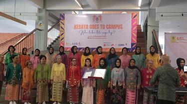 Kebaya Goes To Campus