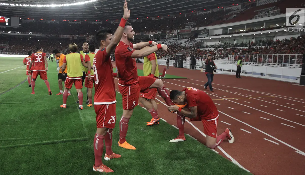 Striker Persija Jakarta, Marko Simic berselebrasi setelah membobol ke gawang Bali United pada final Piala Presiden di Stadion Utama GBK, Senayan, Jakarta, Sabtu (17/2). Persija Jakarta sementara unggul 2-0 atas Bali United. (Liputan6.com/Arya Manggala)