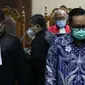 Terdakwa kasus dugaan suap penghapusan red notice atas nama Djoko S Tjandra, Brigjen (Pol) Prasetijo Utomo (kanan) saat menjalani sidang pembacaan tuntutan di Pengadilan Tipikor Jakarta, Senin (8/2/2021). Prasetijo Utomo dituntut 2,5 tahun penjara, denda Rp 100 Juta. (Liputan6.comHelmi Fithriansyah)