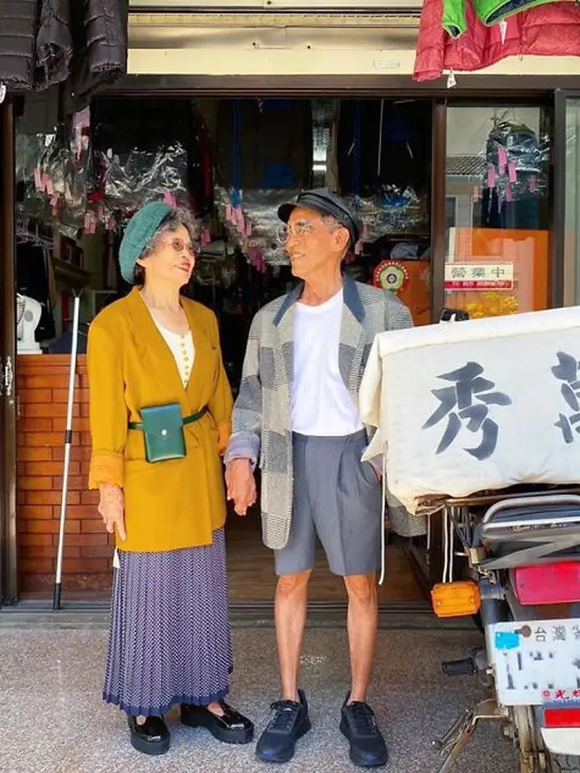 kakek nenek kerap tampil fashionable
