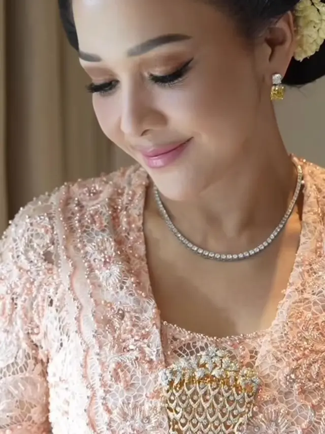 Detail Perhiasan Maia Estianty saat Acara Pengajian dan Siraman Pernikahan El Rumi