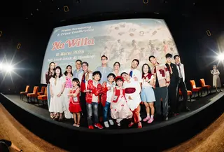 Film keluarga ini menghadirkan kisah hangat tentang imajinasi anak-anak yang mampu membuat orang dewasa kembali mengingat kebahagiaan sederhana. [Dok/Visinema Studios/Na Willa].