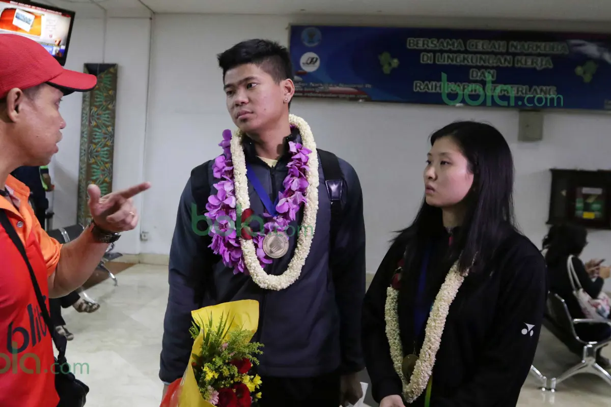 Richard Mainaky (kiri) dan Praveen Jordan/Debby Susanto