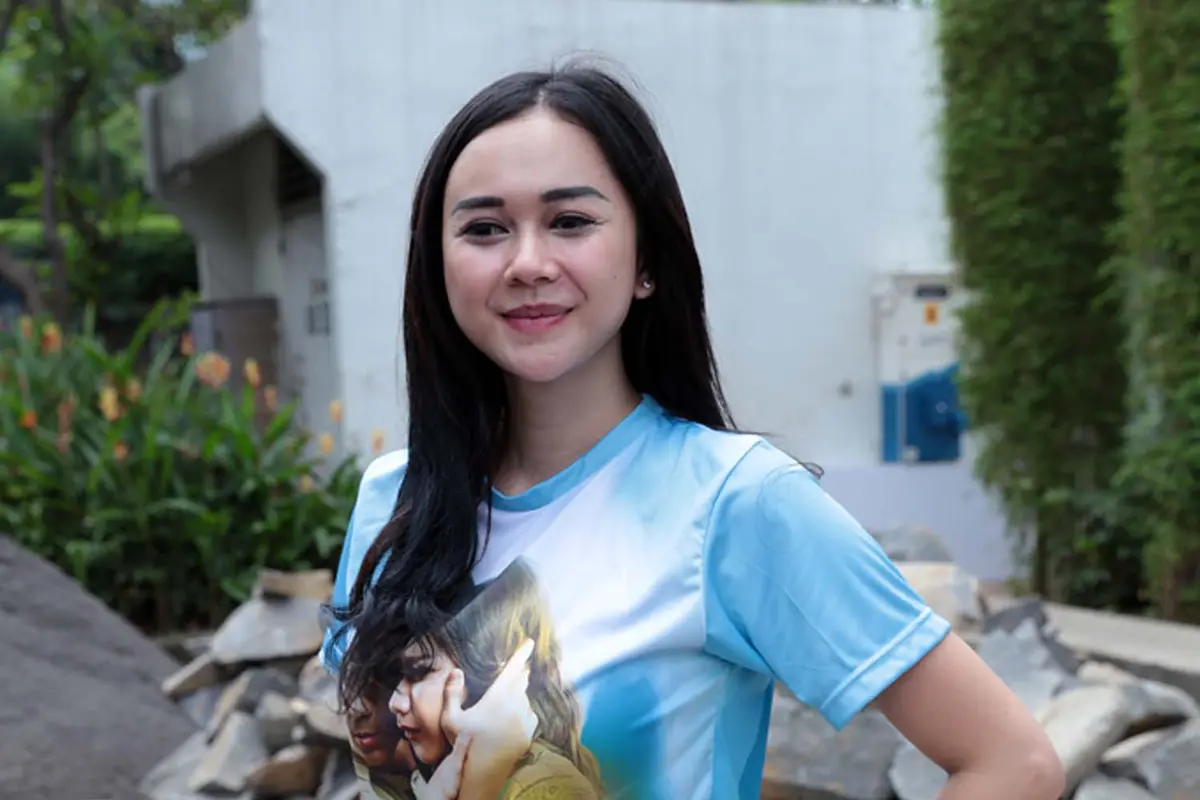 [Bintang] Aura Kasih