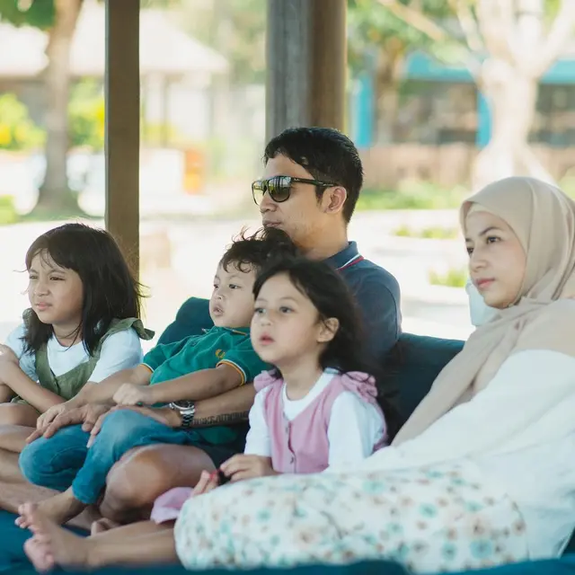 6 Pemotretan Keluarga Natasha Rizky dan Desta saat Liburan di Bali, Penuh Kehangatan