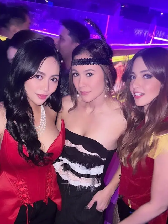 8 Adu Gaya Unik Seleb di Pesta Ultah Geng Aries 2024 Bertema Cabaret, Vidi Aldiano, Yuki Kato, hingga Bunga Citra Lestari