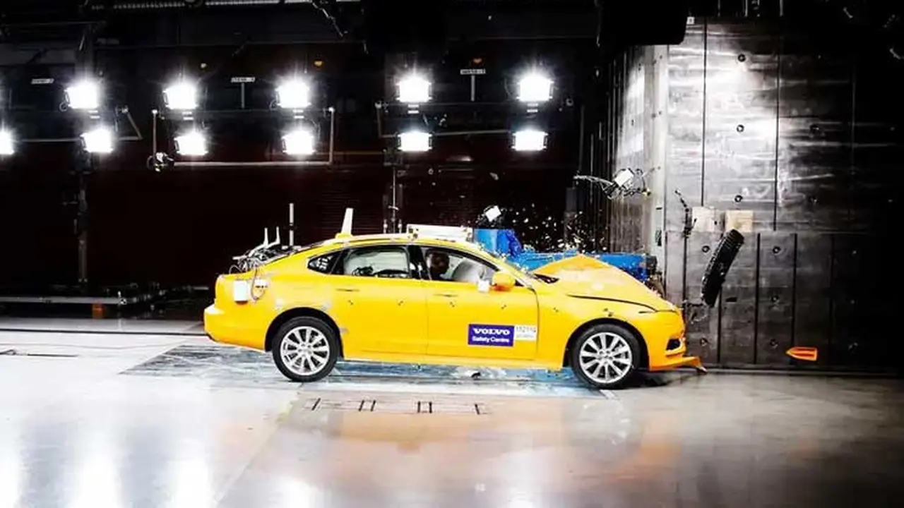 Volvo jadi mobil paling baik dalam rating keselamatan dari IIHS