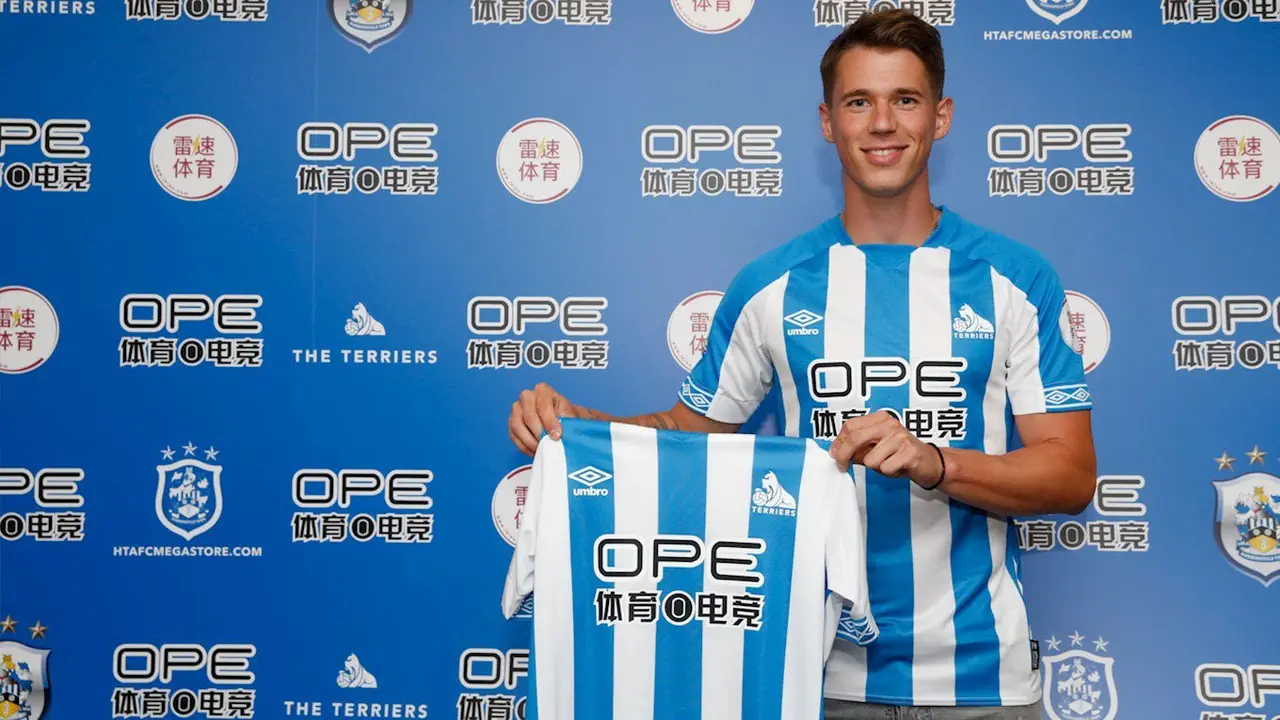 Erik Durm, Borussia Dortmund, Huddersfield Town, Premier League