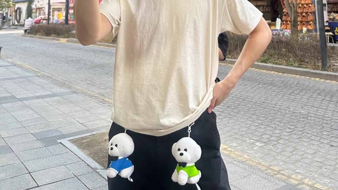 Potret Terbaru Cha Eun Woo di Area Bermain, Sumringah Sambut Musim Semi